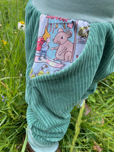 Lade das Bild in den Galerie-Viewer, CORDNICKY-HOSE MINT WICHTELWELT