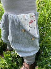 Lade das Bild in den Galerie-Viewer, MUSSELIN-HOSE GRAU BLUMENWIESE