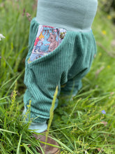 Lade das Bild in den Galerie-Viewer, CORDNICKY-HOSE MINT WICHTELWELT