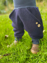 Lade das Bild in den Galerie-Viewer, WOLLWALK-HOSE DUNKELBLAU UNI