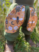 Lade das Bild in den Galerie-Viewer, WOLLWALK-HOSE KHAKI BIENEN