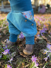 Lade das Bild in den Galerie-Viewer, CORDNICKY-HOSE PETROL PIPPA UND PELLE