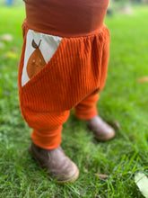 Lade das Bild in den Galerie-Viewer, CORDNICKY-H0SE Rost Birnenkompott Taschen Mitwachsend
