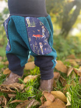 Lade das Bild in den Galerie-Viewer, WOLLWALK-HOSE Petrol/Dunkelblau kleiner Endecker Taschen Kniepatches

