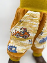 Lade das Bild in den Galerie-Viewer, CORDNICKY-HOSE SENFGELB BAUSTELLE BAGGER
