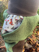 Lade das Bild in den Galerie-Viewer, WOLLWALK-HOSE Khaki/Braun  Zauber Pilz Zwerg Taschen Kniepatches
