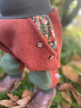 Lade das Bild in den Galerie-Viewer, WOLLWALK-HOSE Rost/Khaki Fuchs Igel Eule Taschen Kniepatches
