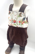 Lade das Bild in den Galerie-Viewer, Schlupf- Latzhose Bio Breitcordnicky Braun Bertie Pomm Zwerg Mitwachsend
