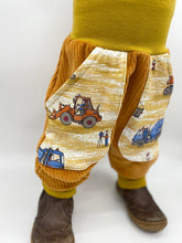 Lade das Bild in den Galerie-Viewer, CORDNICKY-HOSE SENFGELB BAUSTELLE BAGGER
