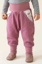 Lade das Bild in den Galerie-Viewer, Musselin-Hose Altrosa Mohn Blumen Taschen
