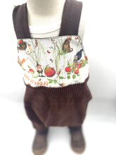Lade das Bild in den Galerie-Viewer, Schlupf- Latzhose Bio Breitcordnicky Braun Bertie Pomm Zwerg Mitwachsend
