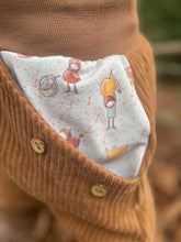 Lade das Bild in den Galerie-Viewer, CORDNICKY-HOSE HELLBRAUN HERBSTWICHTEL
