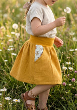 Lade das Bild in den Galerie-Viewer, Musselin Rock Senfgelb Feen Sommer mit oder ohne Haarband
