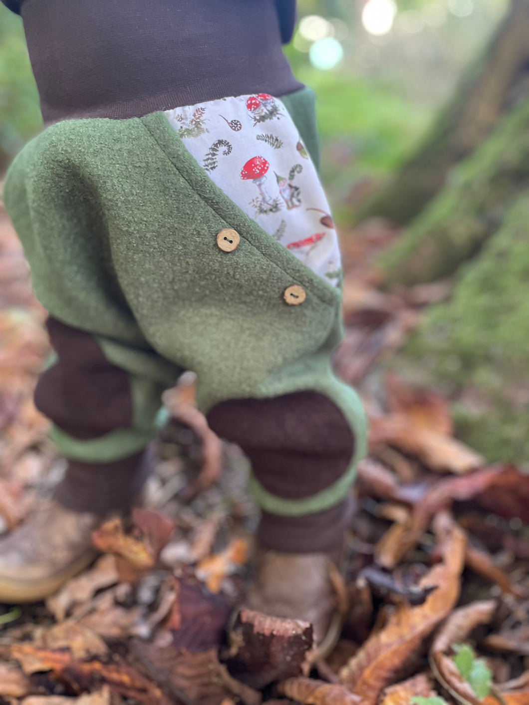 WOLLWALK-HOSE Khaki/Braun  Zauber Pilz Zwerg Taschen Kniepatches