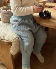 Lade das Bild in den Galerie-Viewer, Musselin-Hose Mint Feen Sommer Taschen
