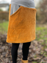 Lade das Bild in den Galerie-Viewer, Bio Cord Rock Damen Senfgelb/Grau Taschen mit oder ohne Haarband
