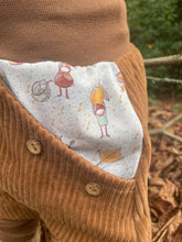 Lade das Bild in den Galerie-Viewer, CORDNICKY-HOSE HELLBRAUN HERBSTWICHTEL
