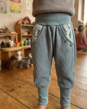 Lade das Bild in den Galerie-Viewer, Musselin-Hose Mint Feen Sommer Taschen
