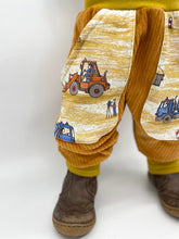 Lade das Bild in den Galerie-Viewer, CORDNICKY-HOSE SENFGELB BAUSTELLE BAGGER
