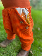 Lade das Bild in den Galerie-Viewer, CORDNICKY-H0SE Rost Birnenkompott Taschen Mitwachsend
