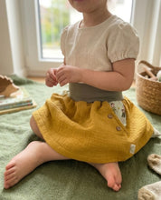 Lade das Bild in den Galerie-Viewer, Musselin Rock Senfgelb Feen Wesen mit oder ohne Haarband
