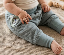 Lade das Bild in den Galerie-Viewer, Musselin-Hose Mint Feen Sommer Taschen
