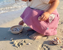 Lade das Bild in den Galerie-Viewer, Musselin Rock Altrosa Klee Blumen mit oder ohne Haarband
