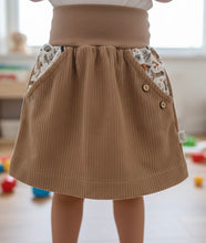 Lade das Bild in den Galerie-Viewer, Bio Breidcord Rock Haselnuss Waldtiere Fuchs Reh mit oder ohne Haarband
