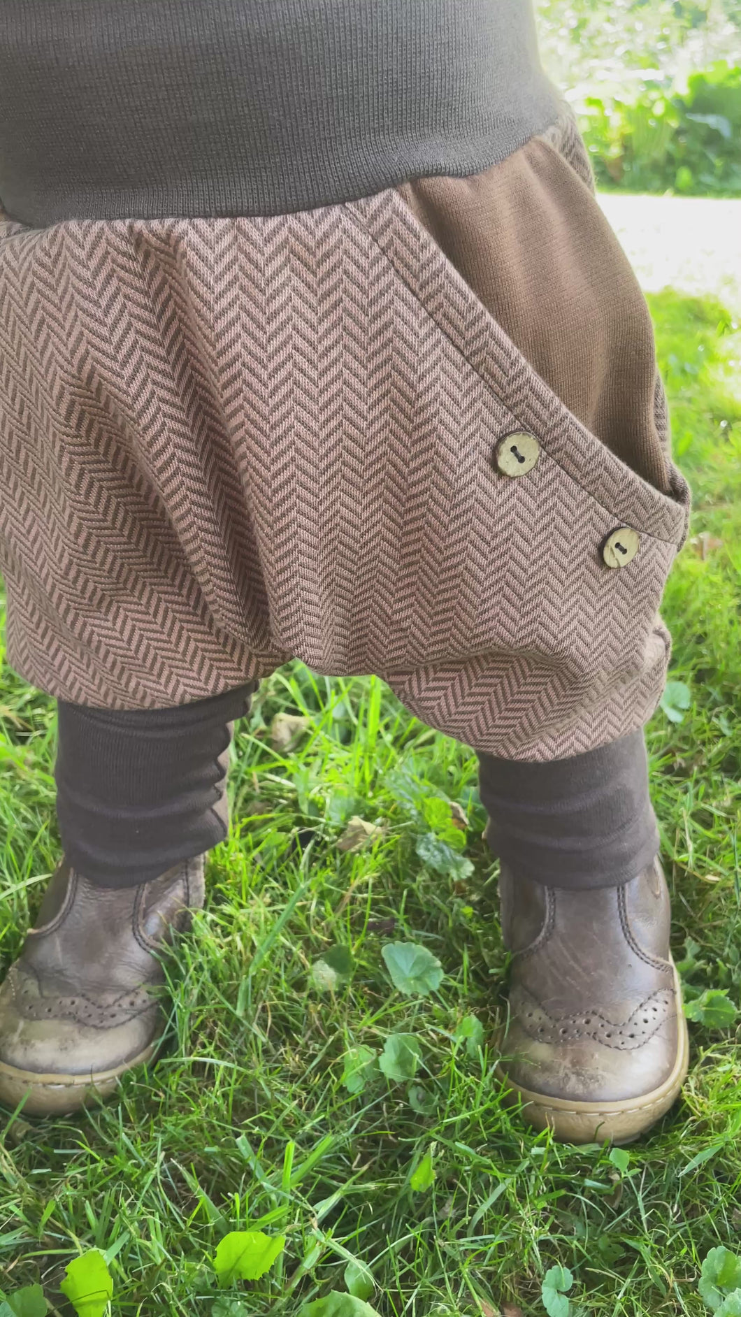 Fischgräthose Bio Jacquard Sweat Hose Hellbraun/Braun Uni Taschen Mitwachshose