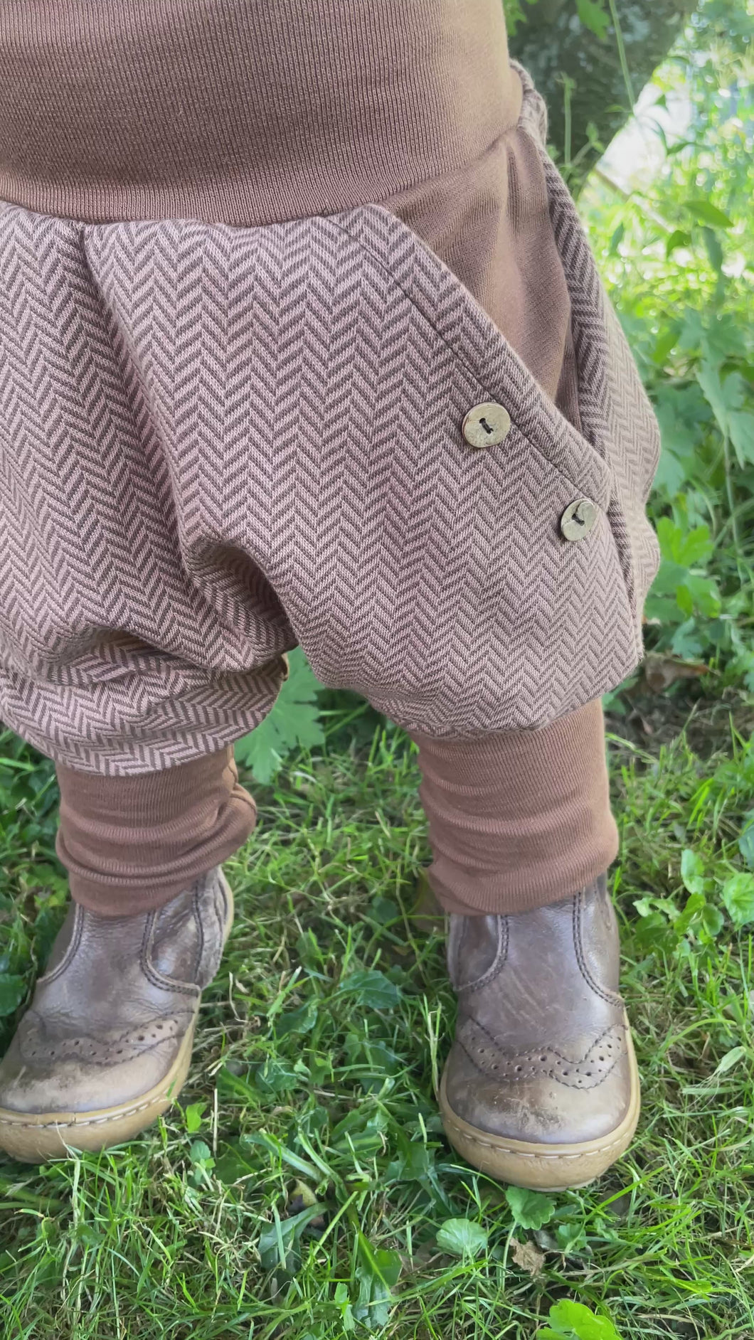 Fischgräthose Bio Jacquard Sweat Hose Hellbraun Uni Taschen Mitwachshose