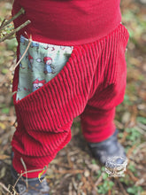 Lade das Bild in den Galerie-Viewer, CORDNICKY-HOSE ROT ZWERGE
