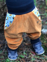 Lade das Bild in den Galerie-Viewer, CORDNICKY-HOSE SENFGELB ZITRONE
