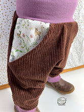 Lade das Bild in den Galerie-Viewer, CORDNICKY-HOSE BRAUN REH
