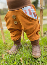 Lade das Bild in den Galerie-Viewer, SWEAT-HOSE CARAMEL ERDNÜSSE
