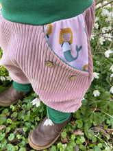 Lade das Bild in den Galerie-Viewer, CORDNICKY-HOSE ALTROSA MEERJUNGFRAU
