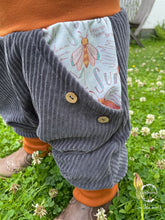 Lade das Bild in den Galerie-Viewer, CORDNICKY-HOSE DUNKELGRAU BIENCHEN SUM HERUM
