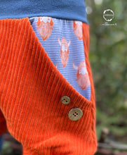 Lade das Bild in den Galerie-Viewer, CORDNICKY-HOSE ROST WIKINGER BO
