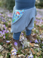 Lade das Bild in den Galerie-Viewer, MUSSELIN-HOSE HELLBLAU PIPPA UND PELLE
