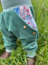Lade das Bild in den Galerie-Viewer, CORDNICKY-HOSE MINT WICHTELWELT
