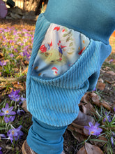 Lade das Bild in den Galerie-Viewer, CORDNICKY-HOSE PETROL PIPPA UND PELLE
